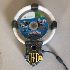 Xbox 360 Skylanders Trap Team game with portal.